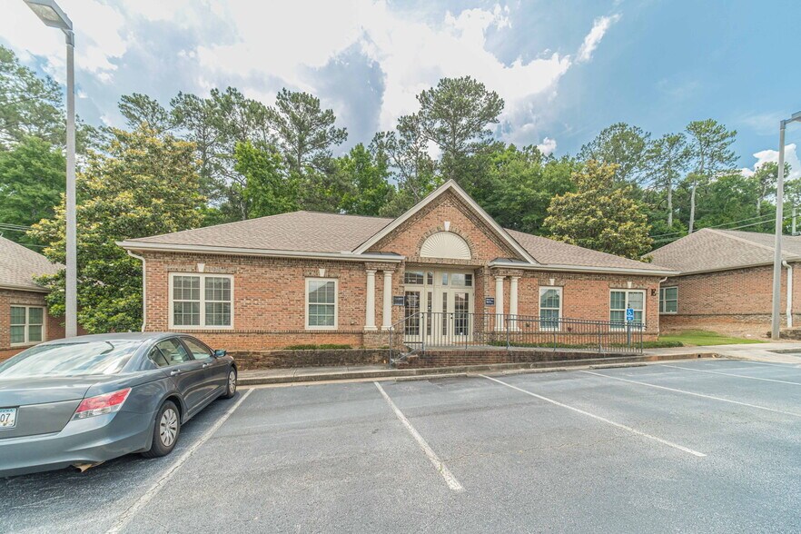 More Photos Of 155 Bankers Blvd, Monroe Business Park For Sale