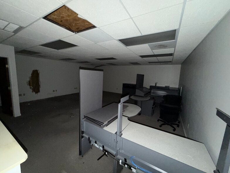 More Photos Of 8000 Broadway, Merrillville Freestanding For Lease