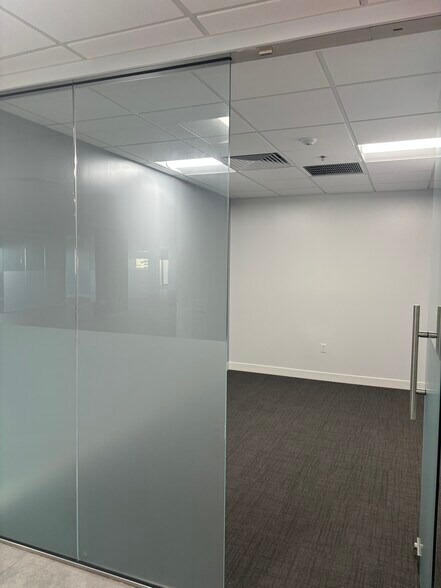 More Photos Of 1701 Ponce De Leon Blvd, Coral Gables Office For Lease