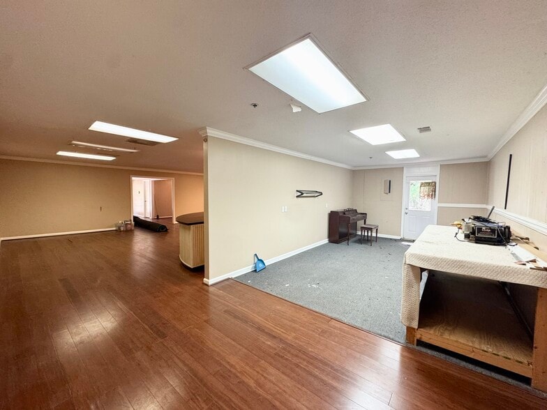 More Photos Of 245 W Bonacre Rd, Cataula Religious Facility For Sale