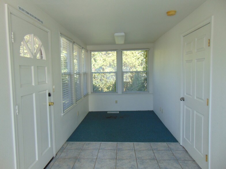 More Photos Of 920 W Main St, Visalia Coworking Space