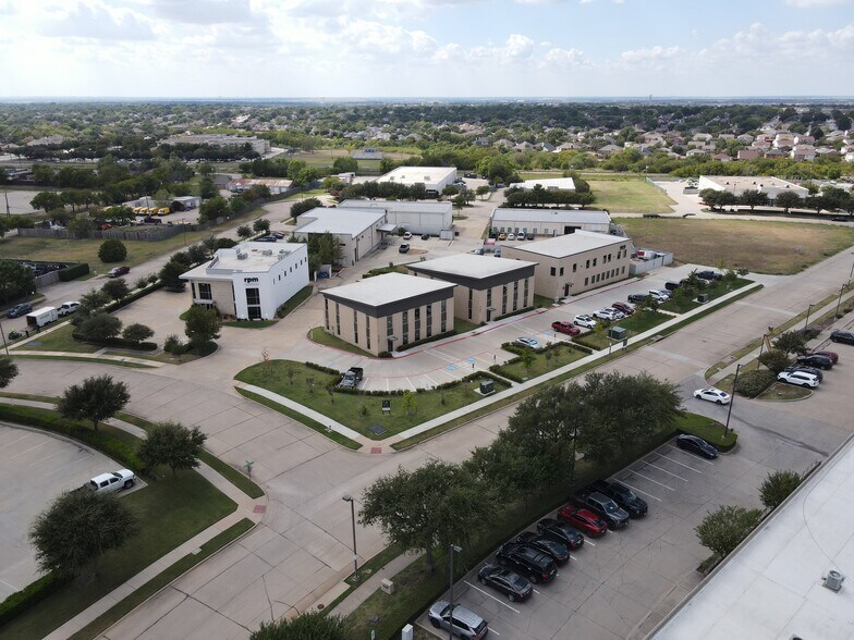 More Photos Of 4305 Marsh Ridge Rd, Carrollton Showroom For Sale