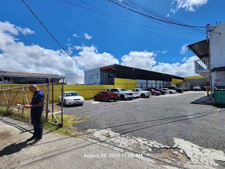 More Photos Of 653 Mapunapuna St, Honolulu Warehouse For Lease