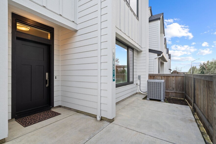 More Photos Of 16306 NE 20th St, Vancouver Multifamily For Sale
