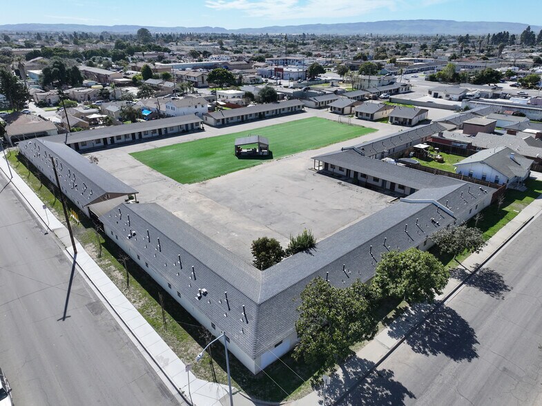 Primary Photo Of 1324 Broadway, Santa Maria Dormitory For Lease