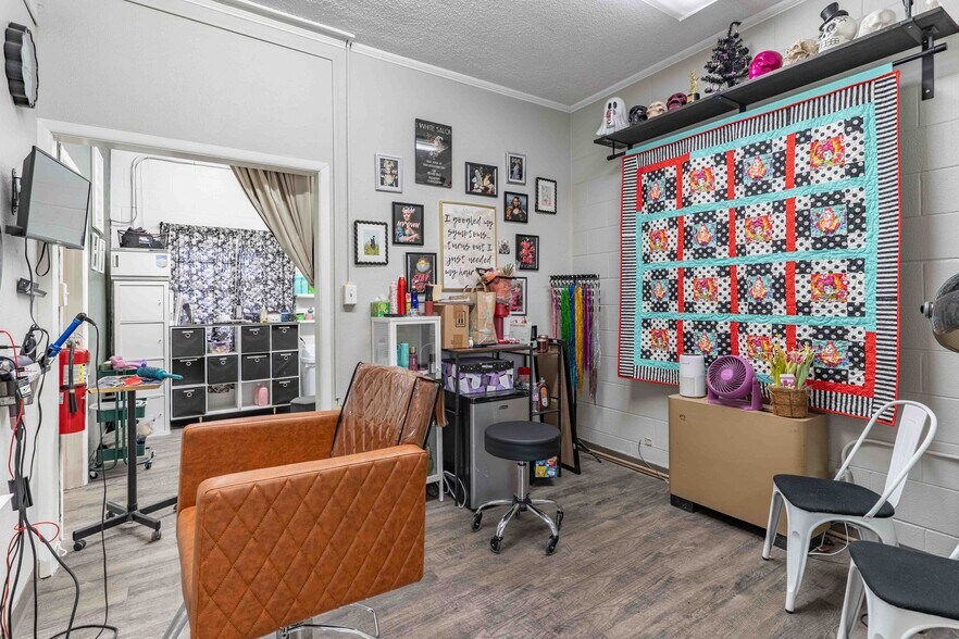 More Photos Of 120 S Commercial Ave, Farmington Office For Sale