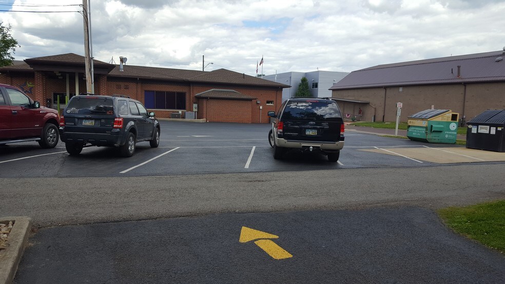 More Photos Of 401 W High St, Mount Vernon Office For Lease