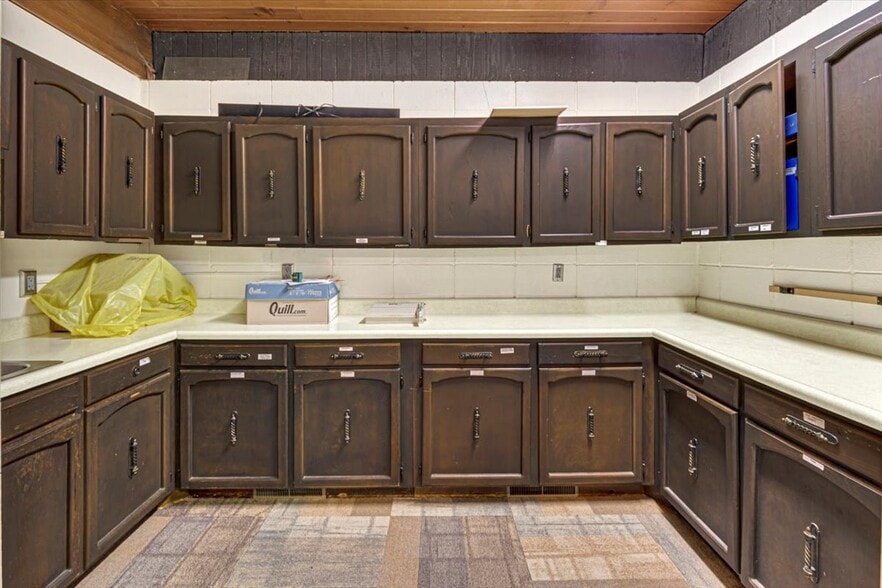 More Photos Of 17200 E 39th St S, Independence Religious Facility For Sale