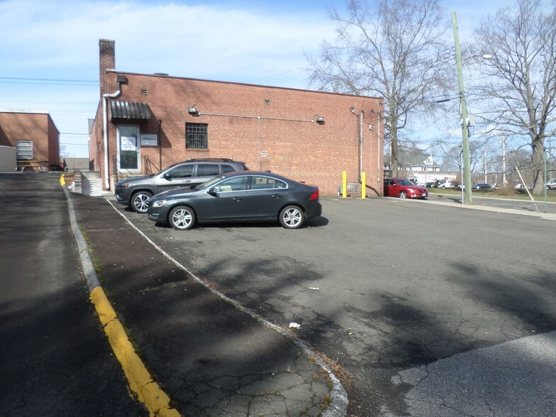 More Photos Of 1231 Whitney Ave, Hamden Storefront For Sale