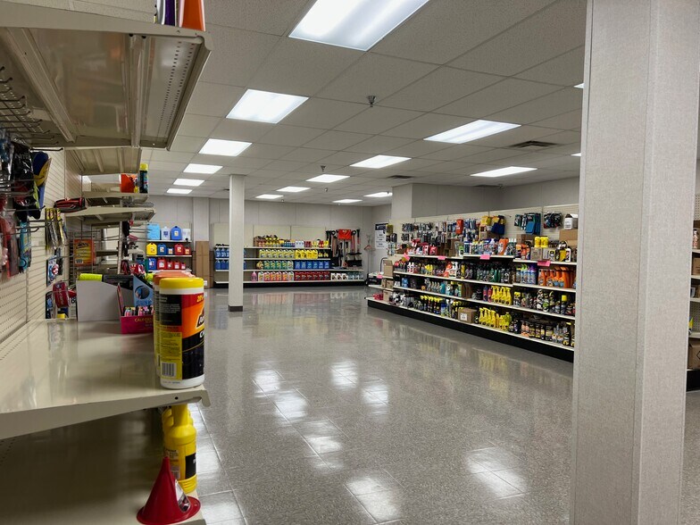 More Photos Of 1036-1062 Corporate Ln, Export Storefront Retail Office For Lease