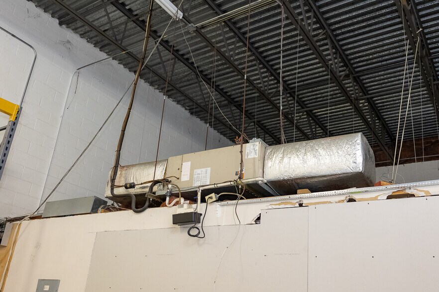 More Photos Of 640 Snyder Ave, West Chester Warehouse For Sale