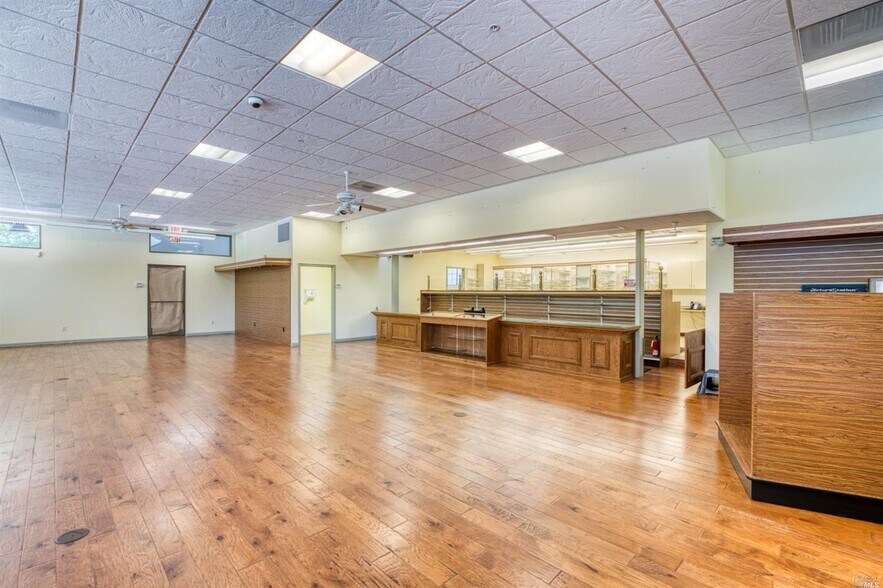 More Photos Of 3720 Main St, Kelseyville Drugstore For Sale