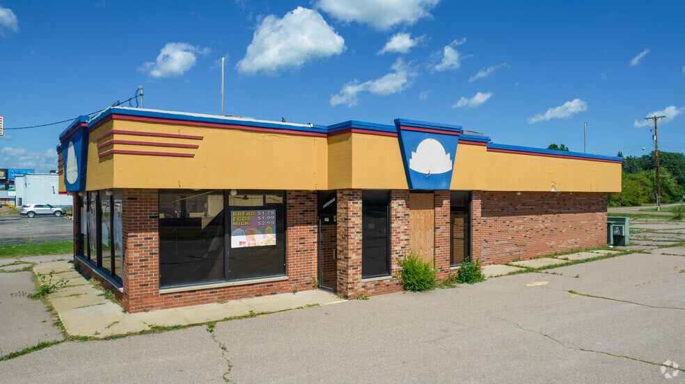 More Photos Of 3095 S Dort Hwy, Burton Fast Food For Sale