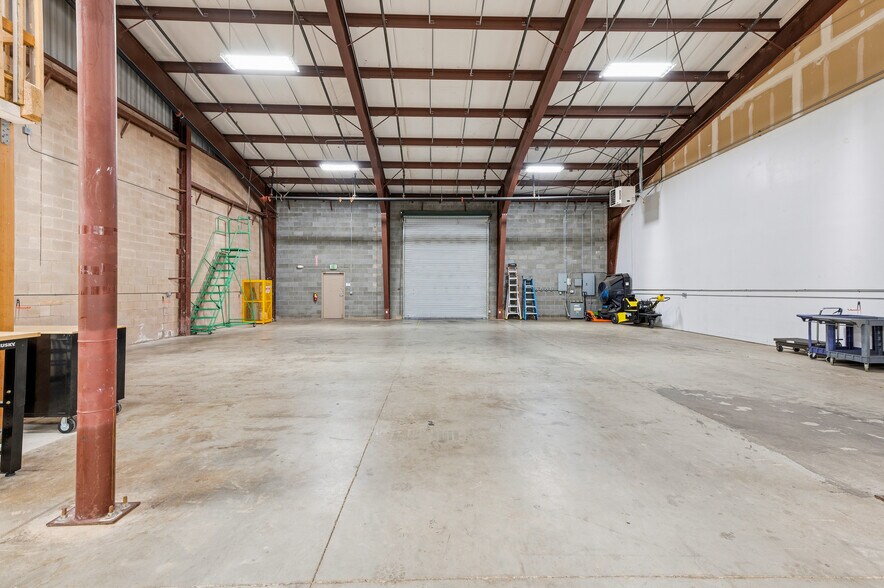 More Photos Of 17278-17310 Cattle Dr, Penn Valley Warehouse For Lease