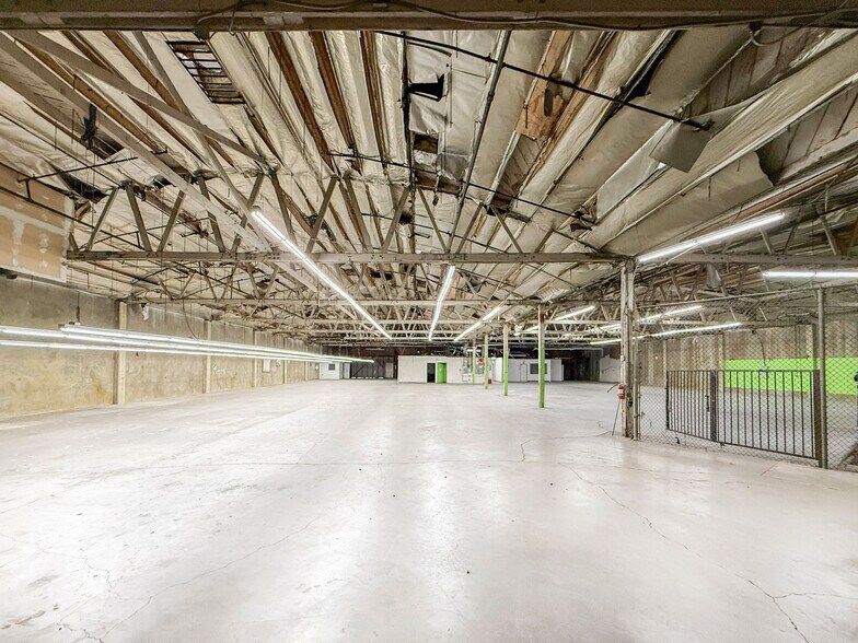 More Photos Of 620 S Clarence St, Los Angeles Manufacturing For Lease