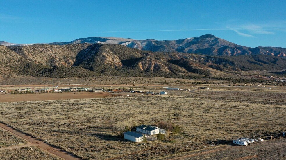 More Photos Of 5561 W 3600 S, Cedar City Specialty For Sale