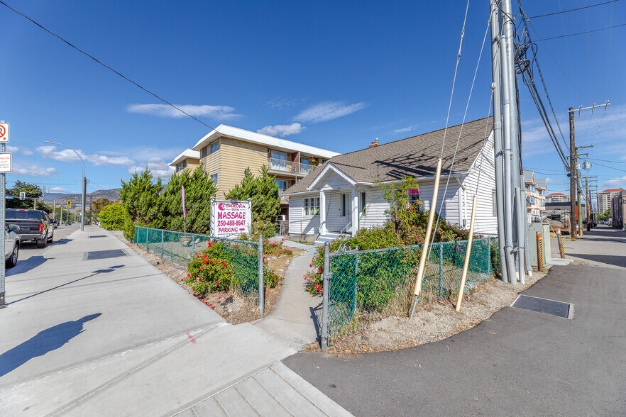 More Photos Of 157 Wade Av W, Penticton Apartments For Sale