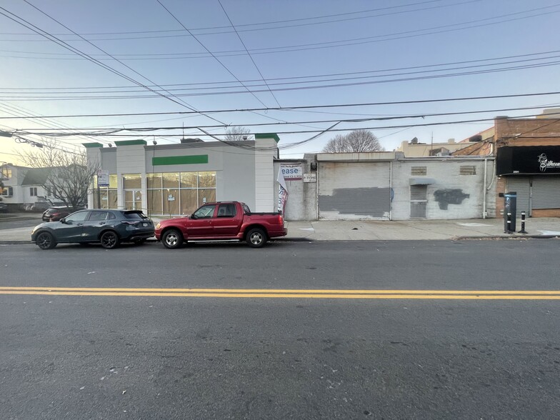 Primary Photo Of 2883 Miles Ave, Bronx Warehouse For Lease