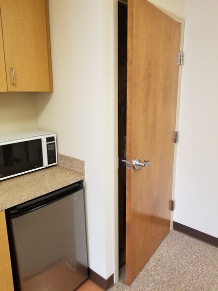 More Photos Of 14641 Lee Hwy, Centreville Office For Sale