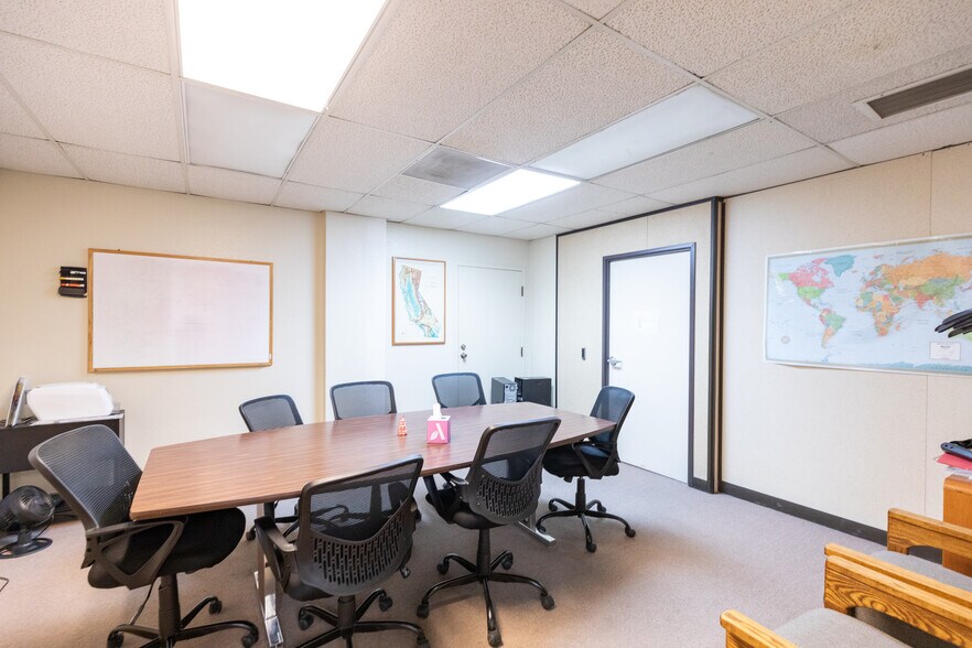 More Photos Of 1249 E Ridgecrest Blvd, Ridgecrest Office For Sale