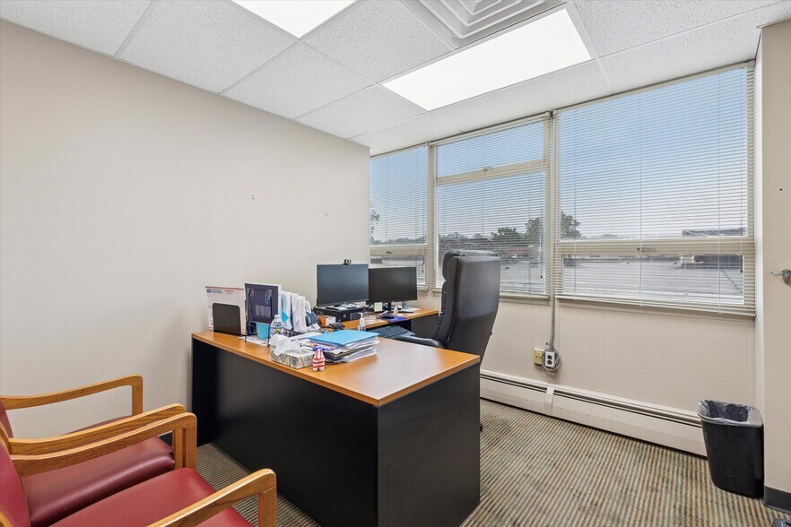 More Photos Of 119 S Easton Rd, Glenside Office For Sale