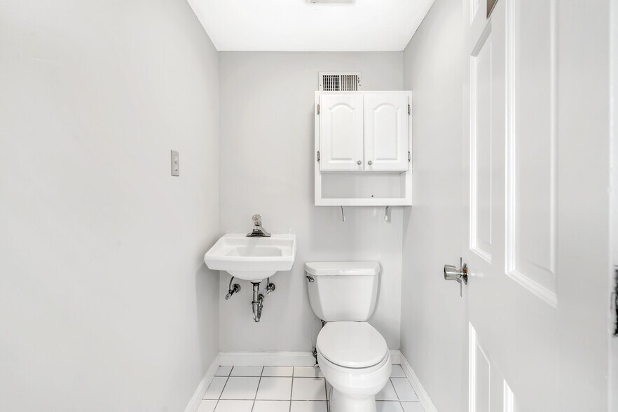 More Photos Of 311 Boston Post Rd, Wayland Office For Sale