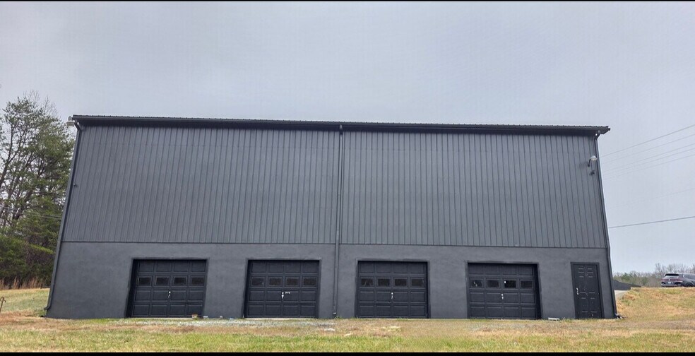 More Photos Of 2837 Scruggs Rd, Moneta Storefront Retail Office For Lease