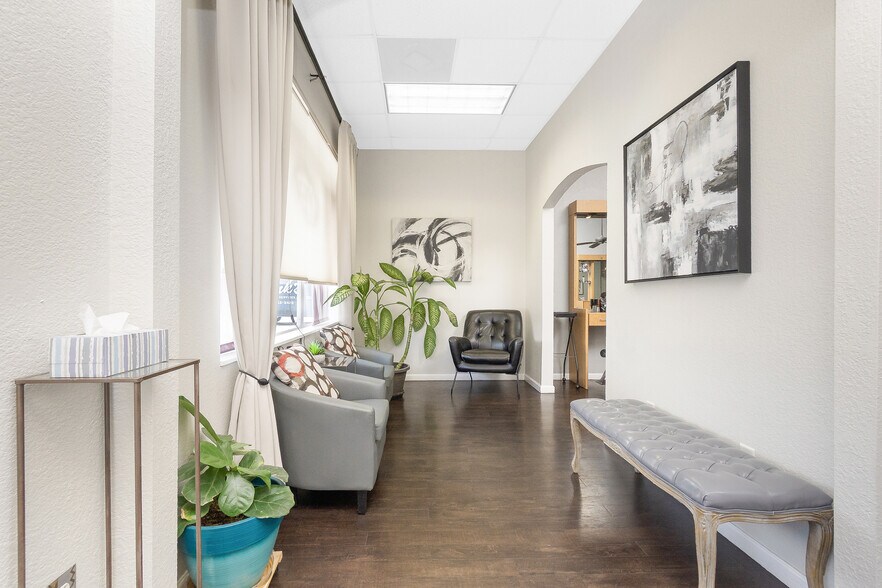 More Photos Of 20020 Veterans Blvd, Port Charlotte Office For Sale