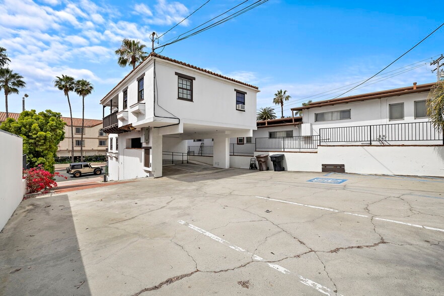 More Photos Of 2011 S El Camino Real, San Clemente Freestanding For Sale