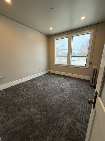 More Photos Of 8523-8527 N Lombard St, Portland Storefront Retail Office For Sale