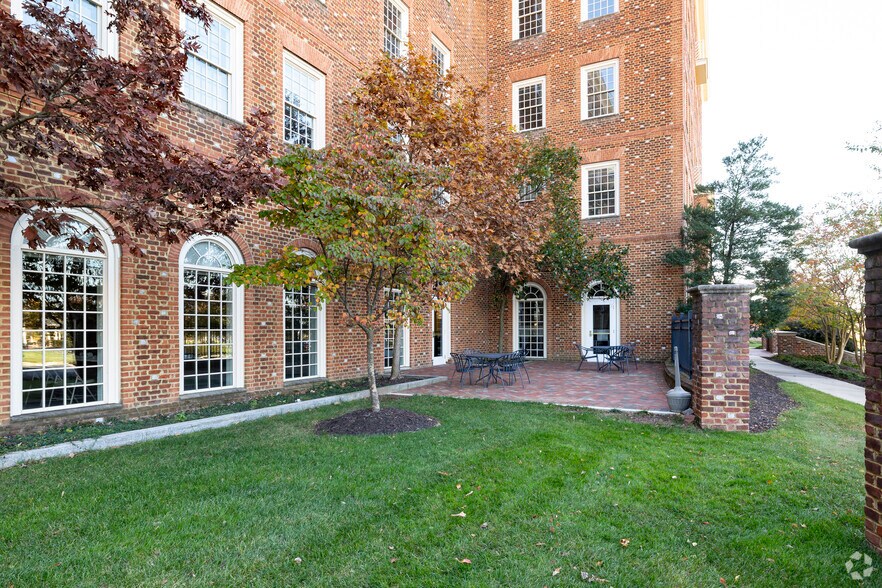 More Photos Of 14501 George Carter Way, Chantilly Office For Lease