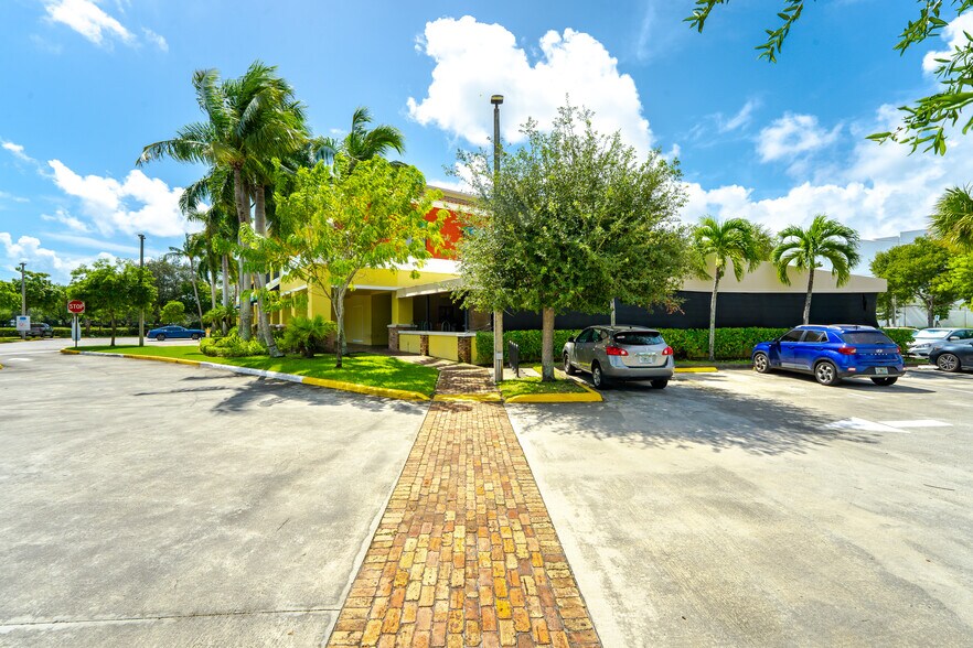 More Photos Of 8081 Congress Ave, Boca Raton Storefront Retail Office For Lease