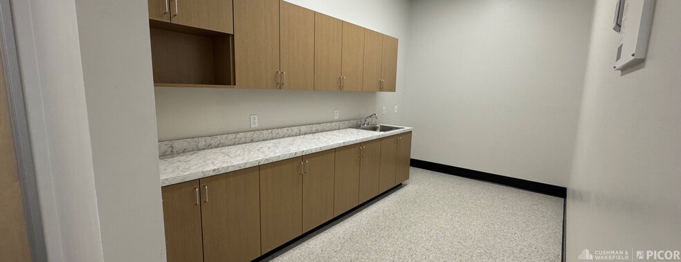 More Photos Of 3700-3716 E Columbia St, Tucson Research And Development For Lease