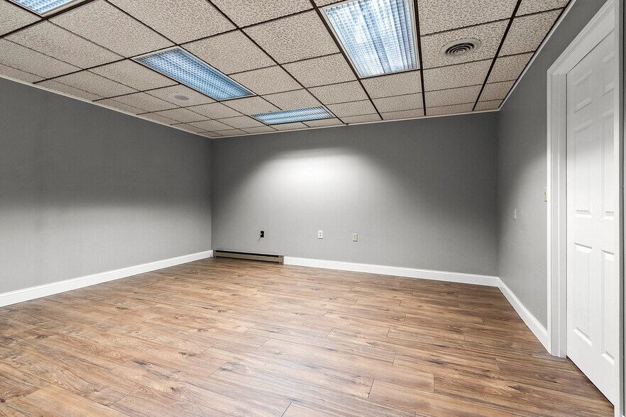 More Photos Of 400 E Highland Dr, Oconto Falls Office For Lease