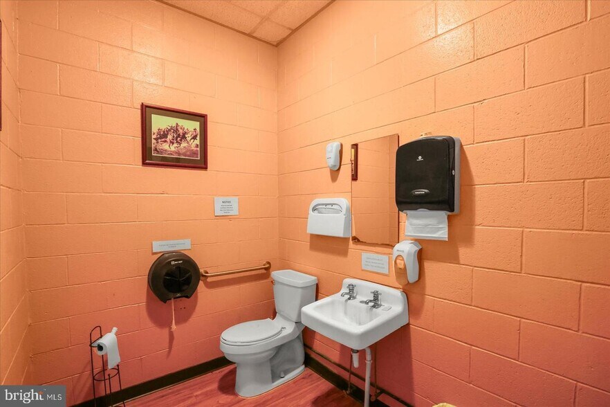 More Photos Of 425 Steinwehr Ave, Gettysburg Storefront Retail Office For Sale