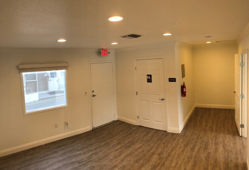 More Photos Of 415-419 E Cross Ave, Tulare Office For Lease