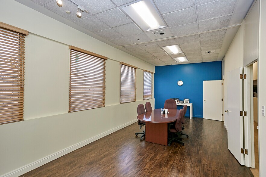 More Photos Of 164 W Jefferson Blvd, Los Angeles Warehouse For Sale