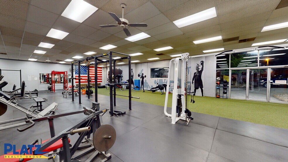 More Photos Of 125 E Liberty St, Hubbard Auto Dealership For Sale