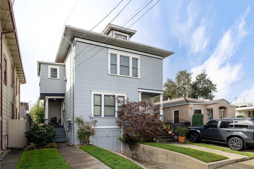 More Photos Of 1527 8th St, Alameda Apartments For Sale