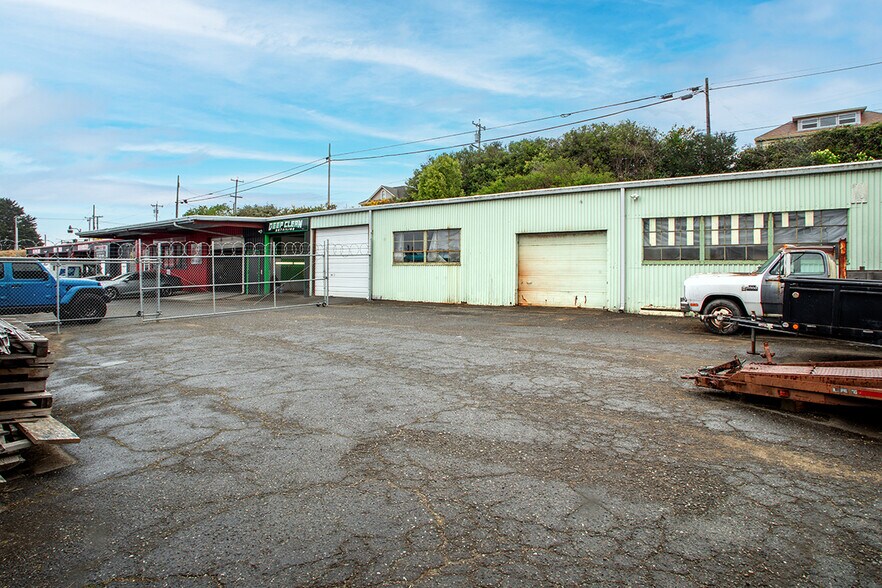 More Photos Of 2029 Broadway St, Eureka Storefront Retail Office For Sale