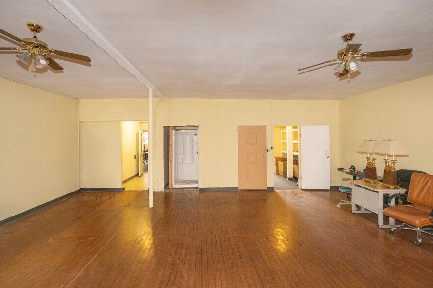 More Photos Of 5239 Atlantic Ave, Long Beach Freestanding For Sale