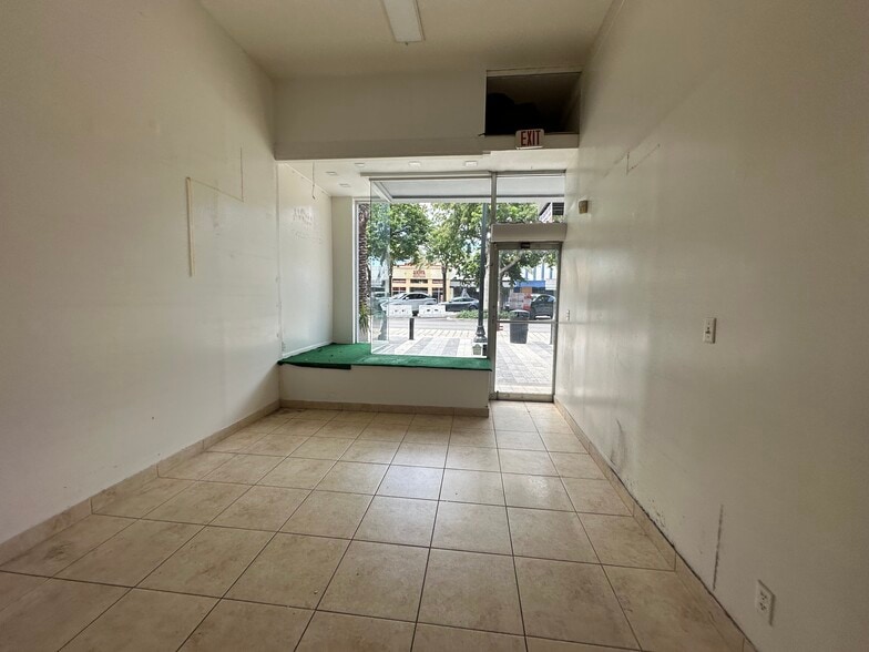 More Photos Of 1932 Hollywood Blvd, Hollywood Storefront For Lease