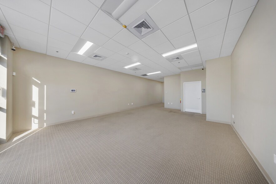 More Photos Of 14001 NW 112th Ave, Hialeah Gardens Warehouse For Lease