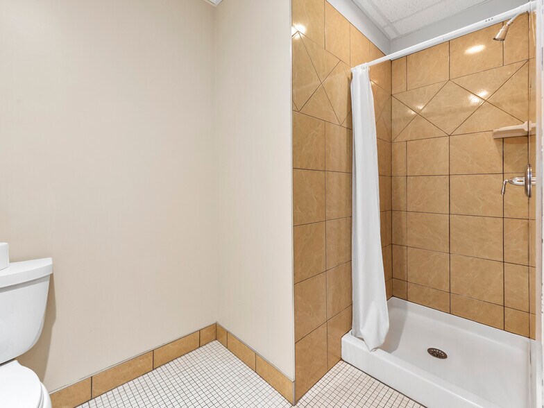 More Photos Of 39 N Lexington Ave, Asheville Storefront Retail Office For Sale