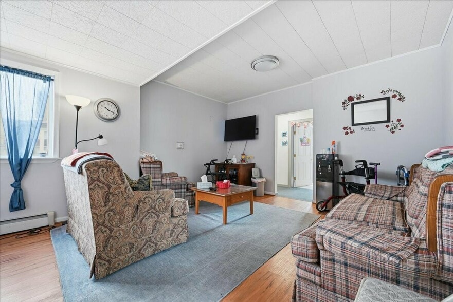 More Photos Of 306 W Main St, Pen Argyl Healthcare For Sale