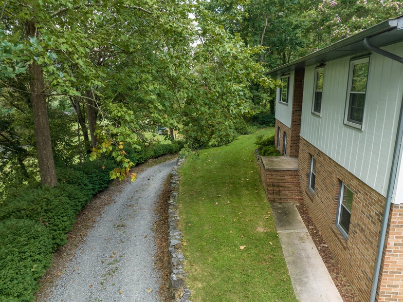 More Photos Of 371 Riverview Dr, Waynesville Manufactured Housing Mobile Home Park For Sale