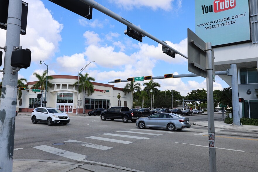 More Photos Of 2606-2614 SW 8th St, Miami Storefront For Lease