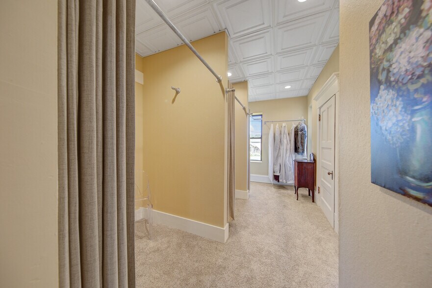 More Photos Of 2001 10th St, Emmetsburg General Retail For Sale