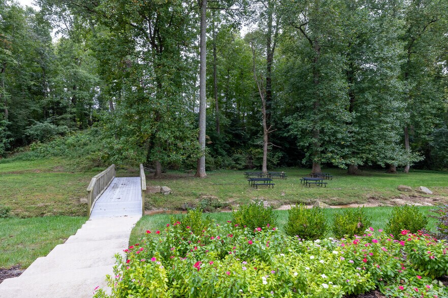 More Photos Of 7501 Boulder View Dr, North Chesterfield Unknown For Lease