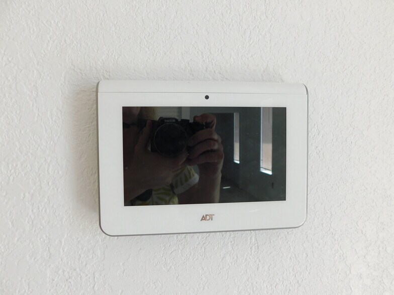 More Photos Of 5060 Industry Dr, Melbourne Manufacturing For Sale